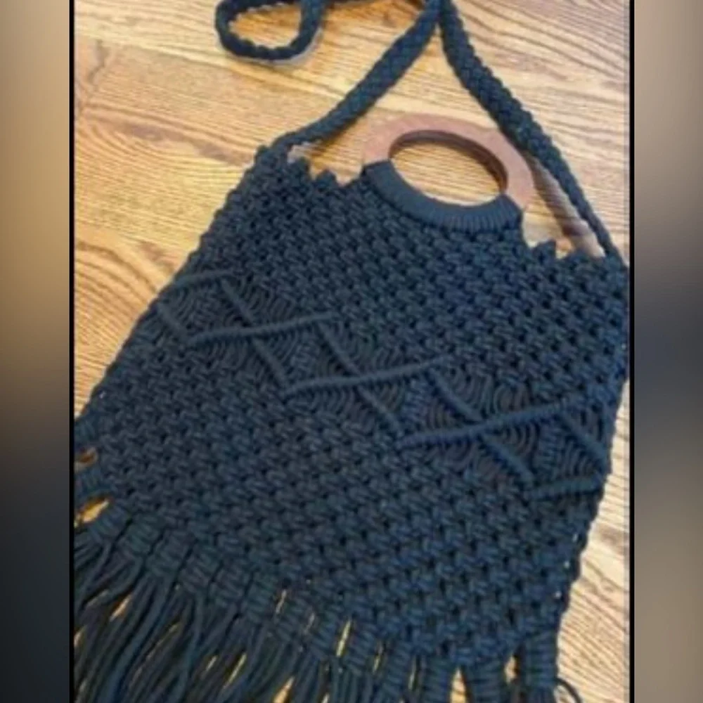 Danielle Nicole macrame crossbody bag - Picture 2 of 5